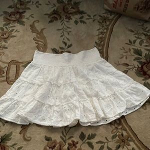 A white American Eagle size Large skirt